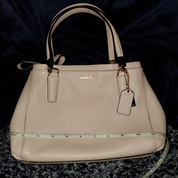 Coach - Picture 2 of 8